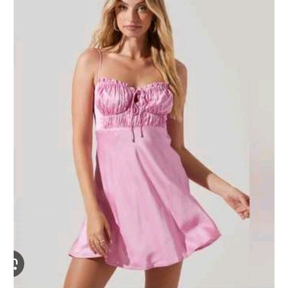 ASTR The Label‎ Pink Ellison Dress Sz M Satin Babydoll Homecoming Y2k Msrp 110